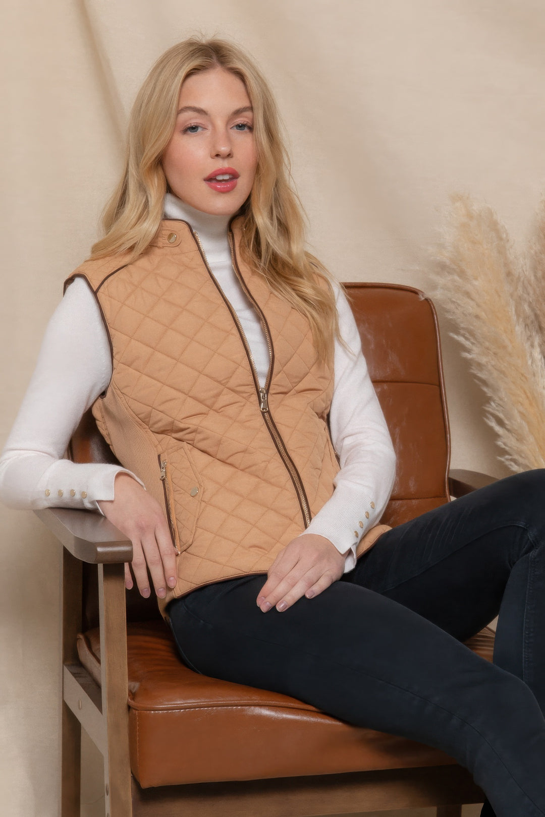 Active USA | Suede Piping Quilted Padding Vest