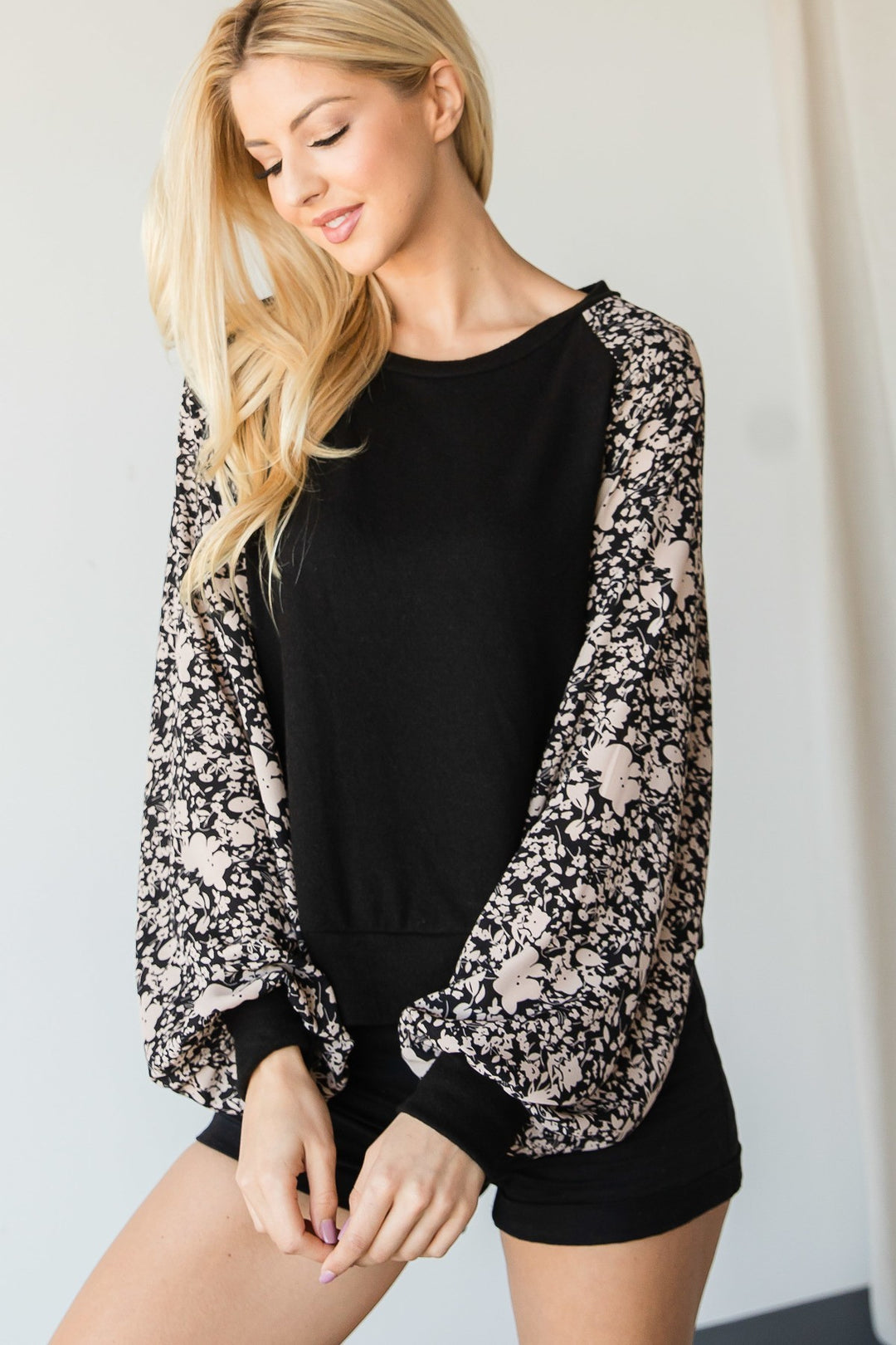 Floral Print Bubble Long Sleeve Top in Black