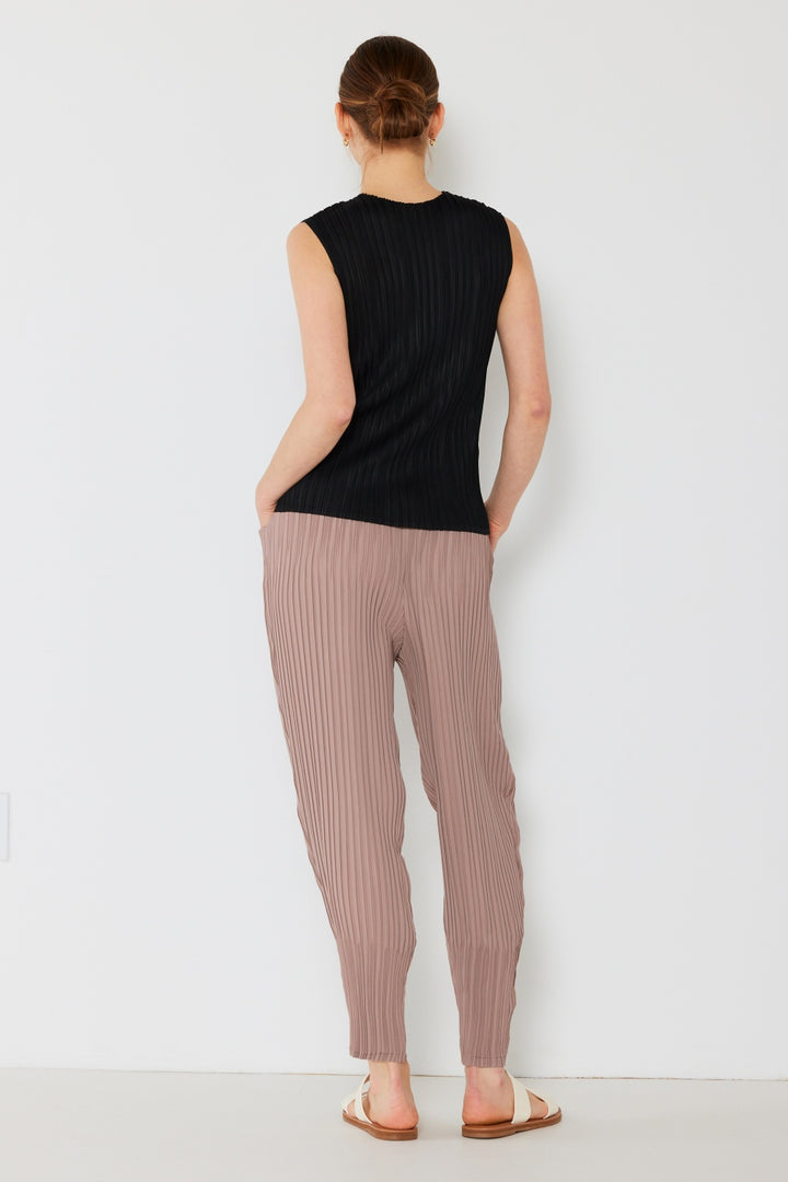 Pleated Relaxed-Fit Slight Drop Crotch Jogger