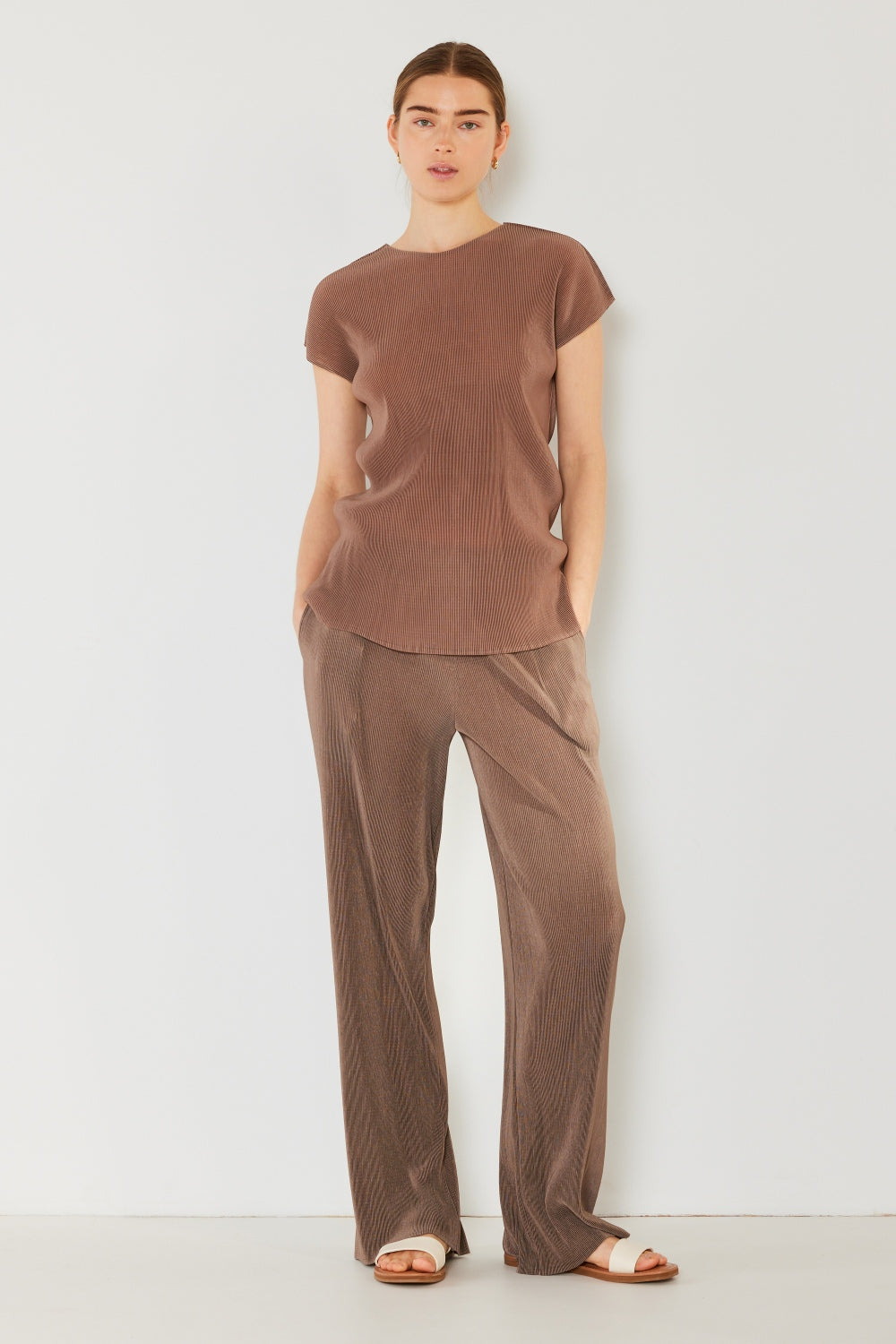 Pleated Elastic-Waist Wide Leg Pants